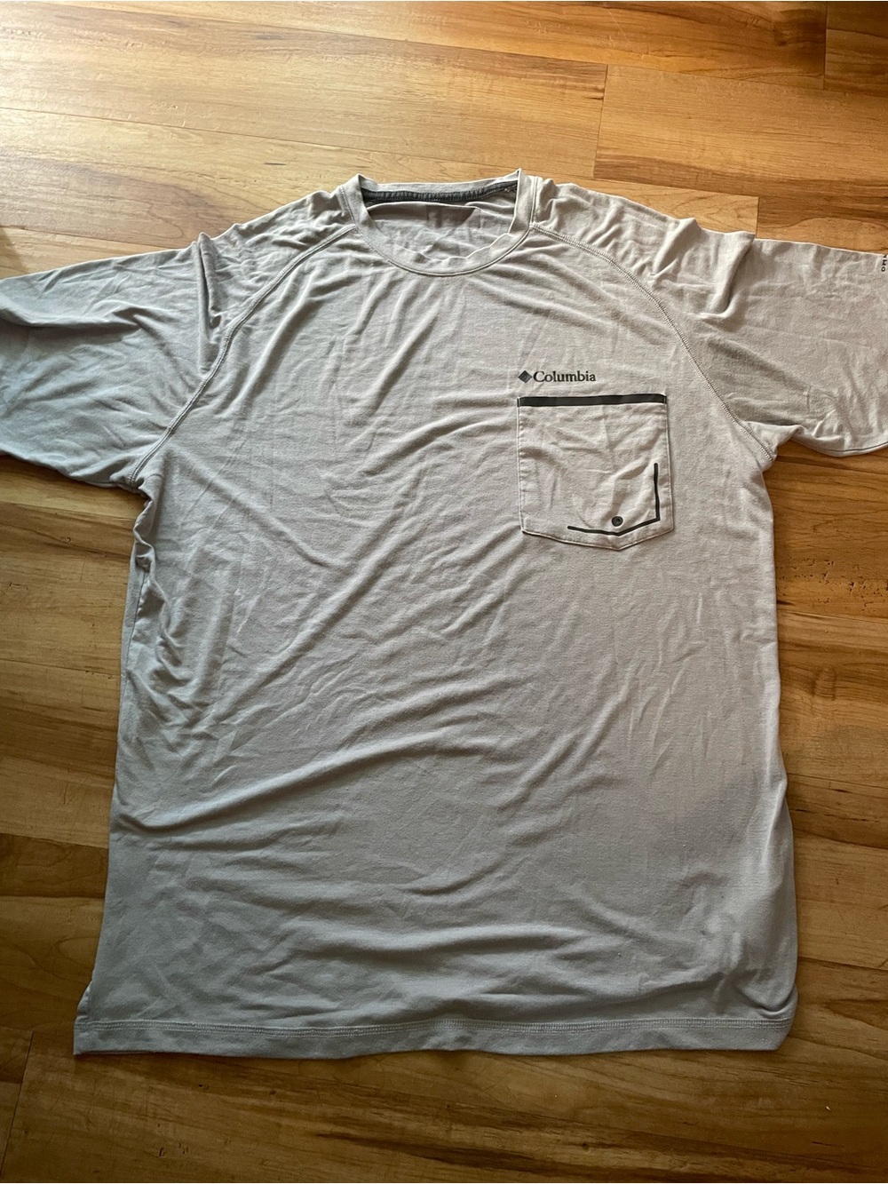 Columbia Men's Short Sleeve Pocket Tee - Light Tan